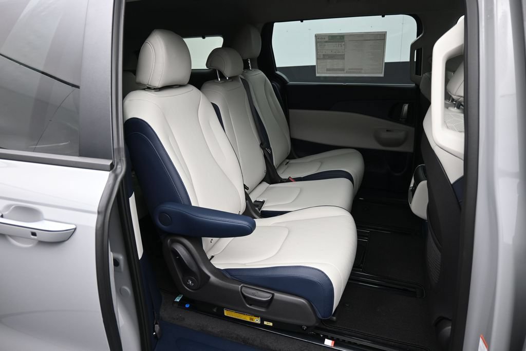 New 2026 Kia Carnival EX FWD image 25
