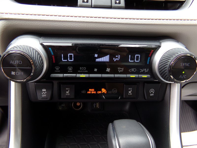 Used 2025 Toyota RAV4 XLE Premium w/ Weather Package FWD image 30