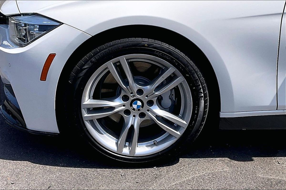 Used 2017 BMW 330i Sedan RWD image 22