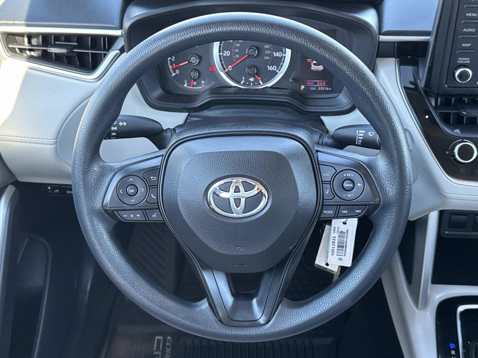 Used 2022 Toyota Corolla Cross L image 10