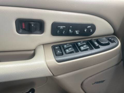 Used 2003 Chevrolet Suburban LT w/ LT Preferred Equipment Group image 12