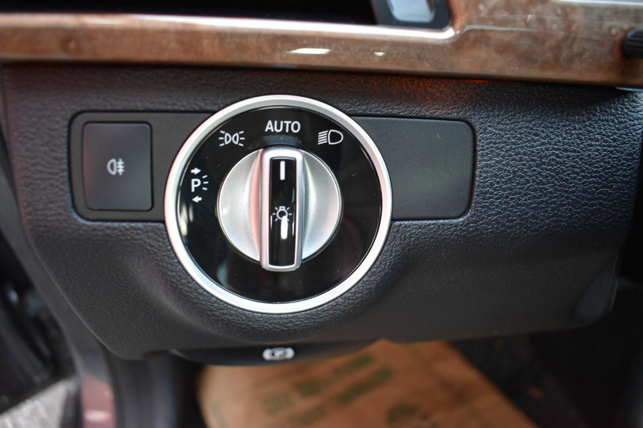 Used 2013 Mercedes-Benz E 350 Sedan image 33