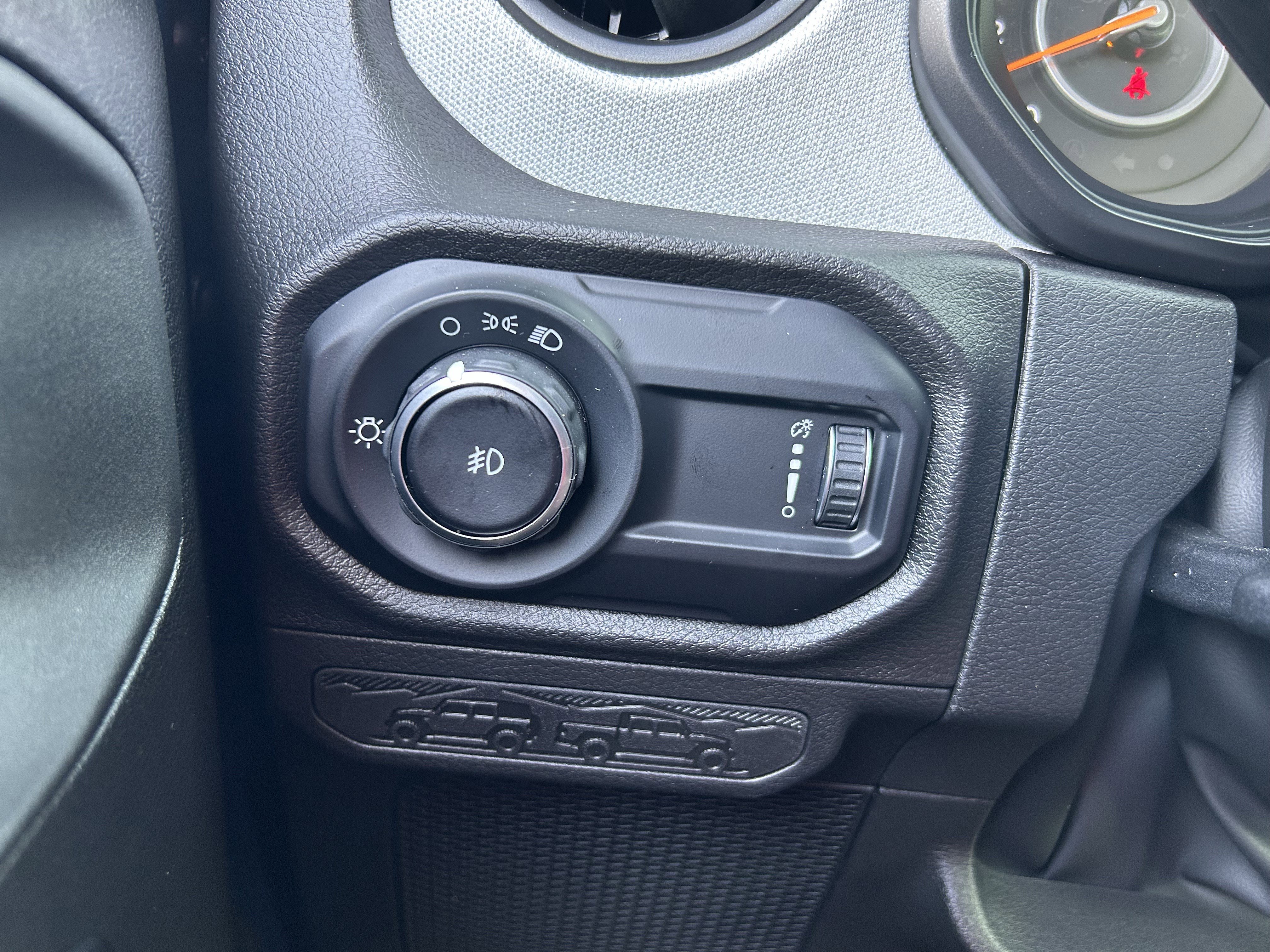 Used 2025 Jeep Wrangler Sport image 19