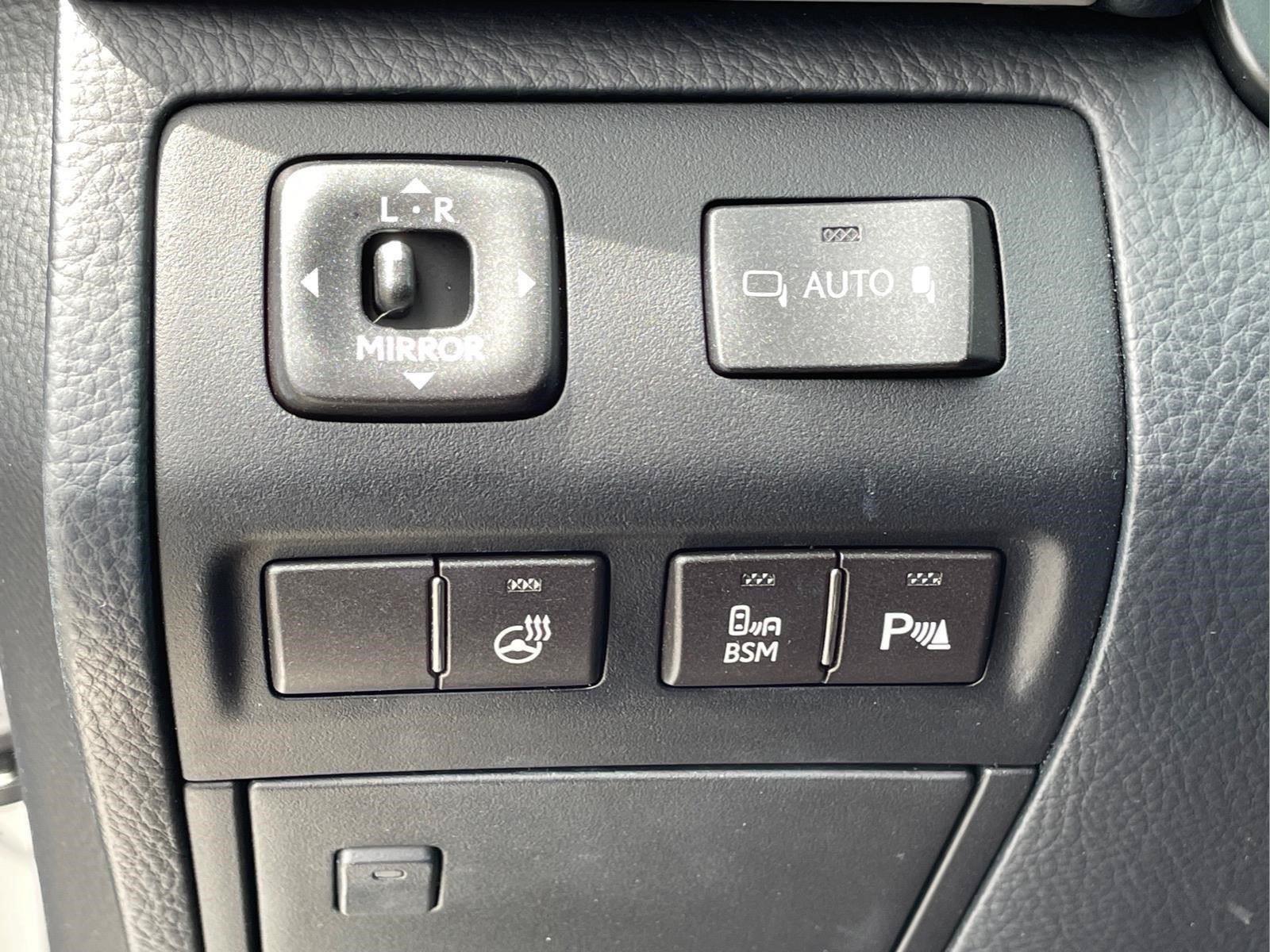 Used 2015 Lexus LS 460 w/ Comfort Package RWD image 20