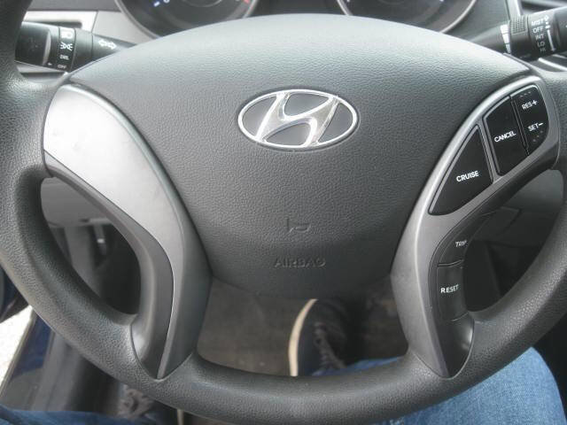 Used 2016 Hyundai Elantra SE image 20