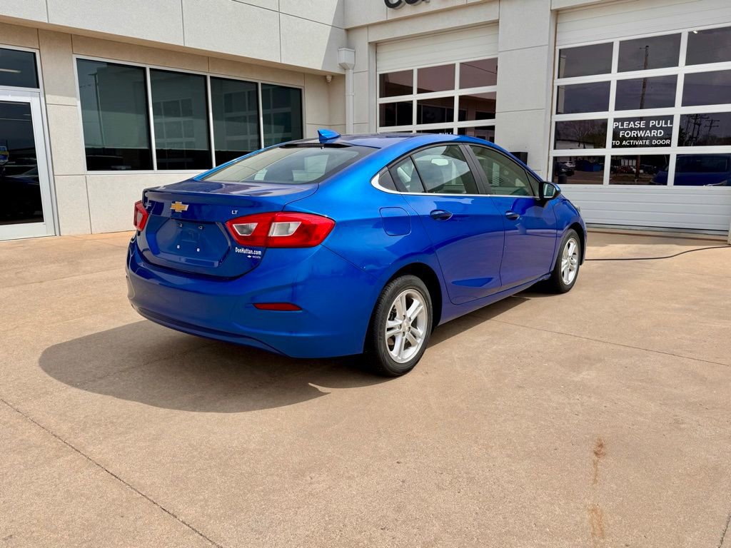 Used 2017 Chevrolet Cruze LT image 3