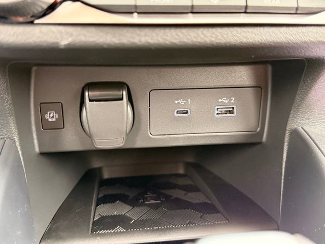 New 2025 Nissan Versa SR w/ Trunk Package image 28