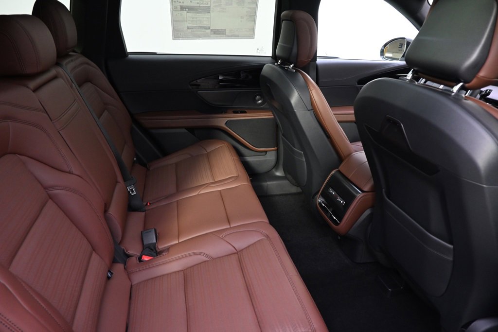 New 2026 Lincoln Nautilus Reserve image 18