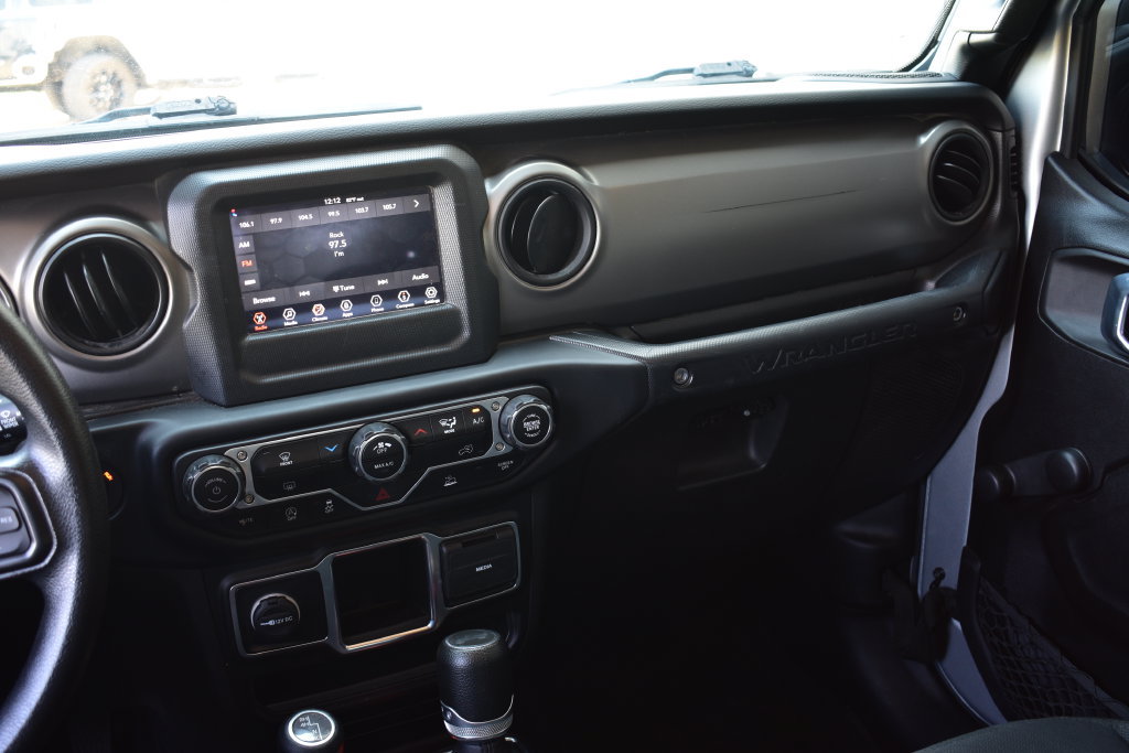 Used 2022 Jeep Wrangler Sport AWD/4WD image 29
