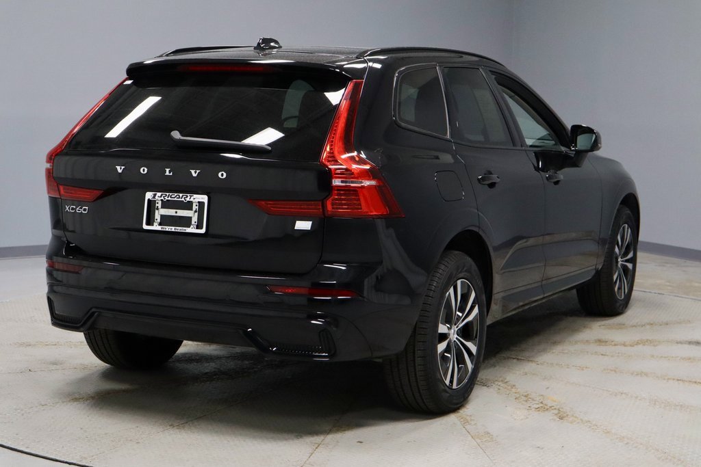 Used 2024 Volvo XC60 T8 Core image 10