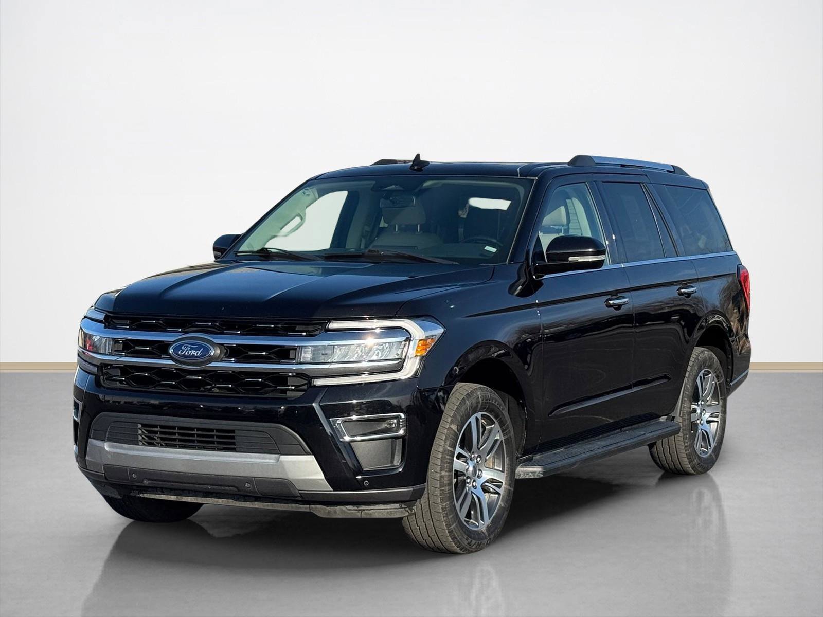 Used 2024 Ford Expedition Limited image 3