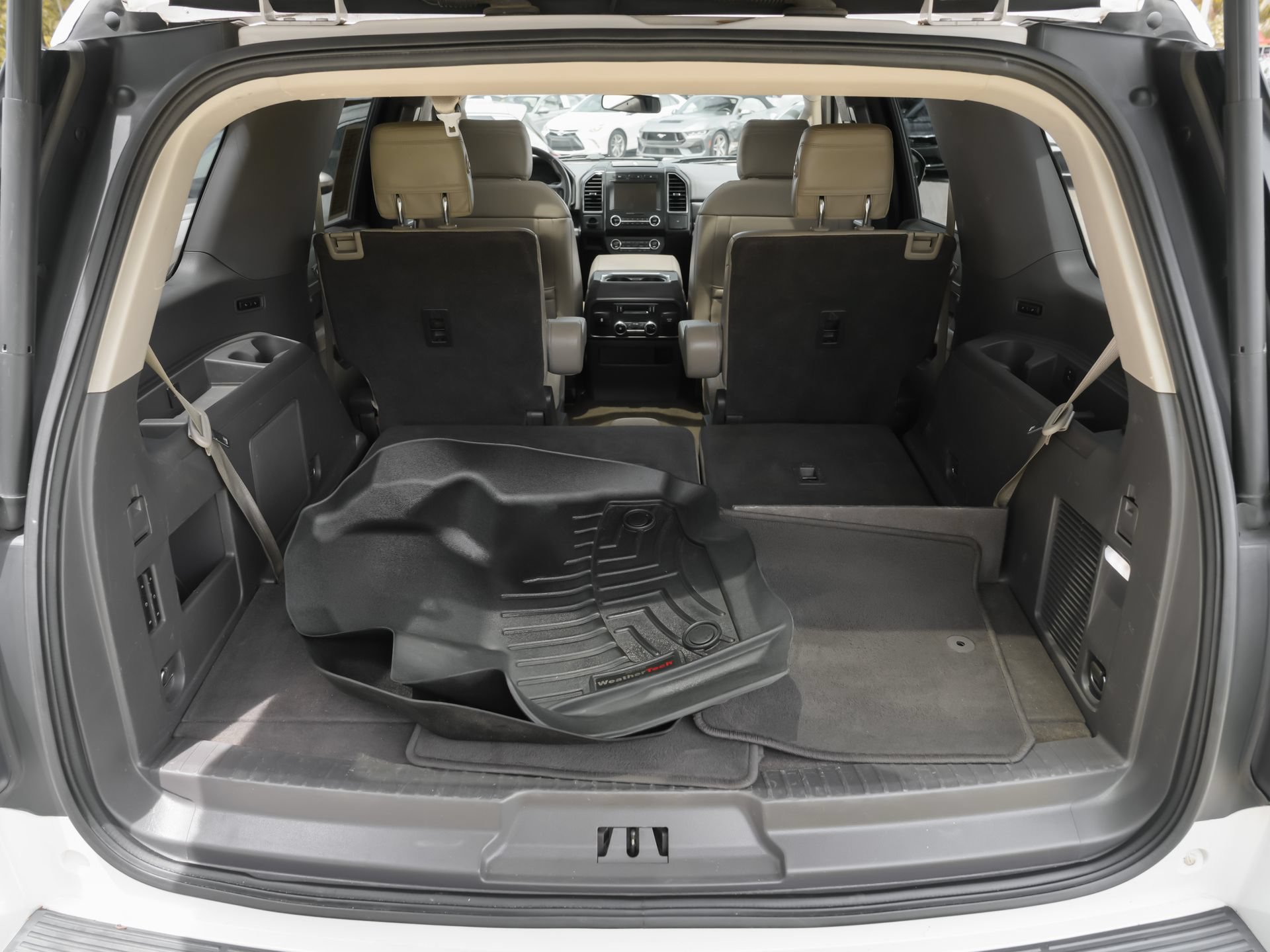 Used 2019 Ford Expedition Limited w/ Equipment Group 301A RWD image 41