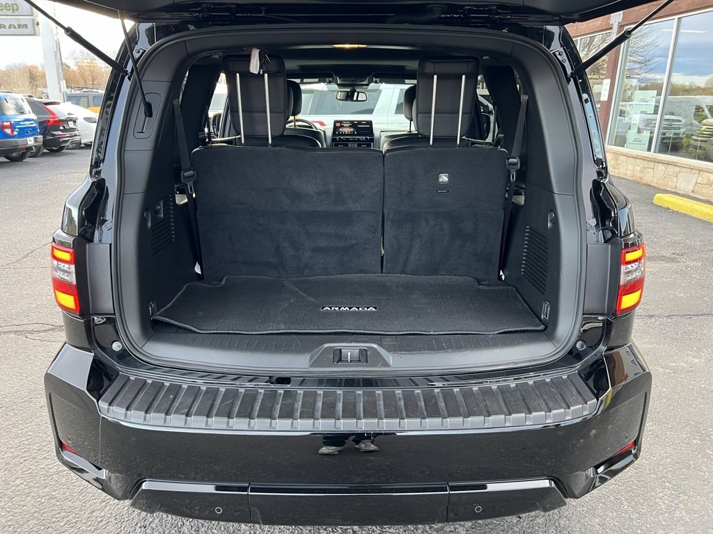 Used 2024 Nissan Armada SL w/ Midnight Edition Package image 17