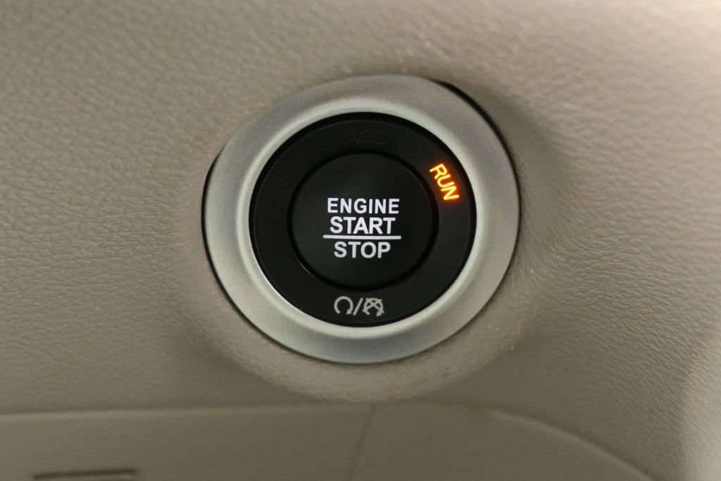 Used 2023 Chrysler Pacifica Touring-L FWD image 26