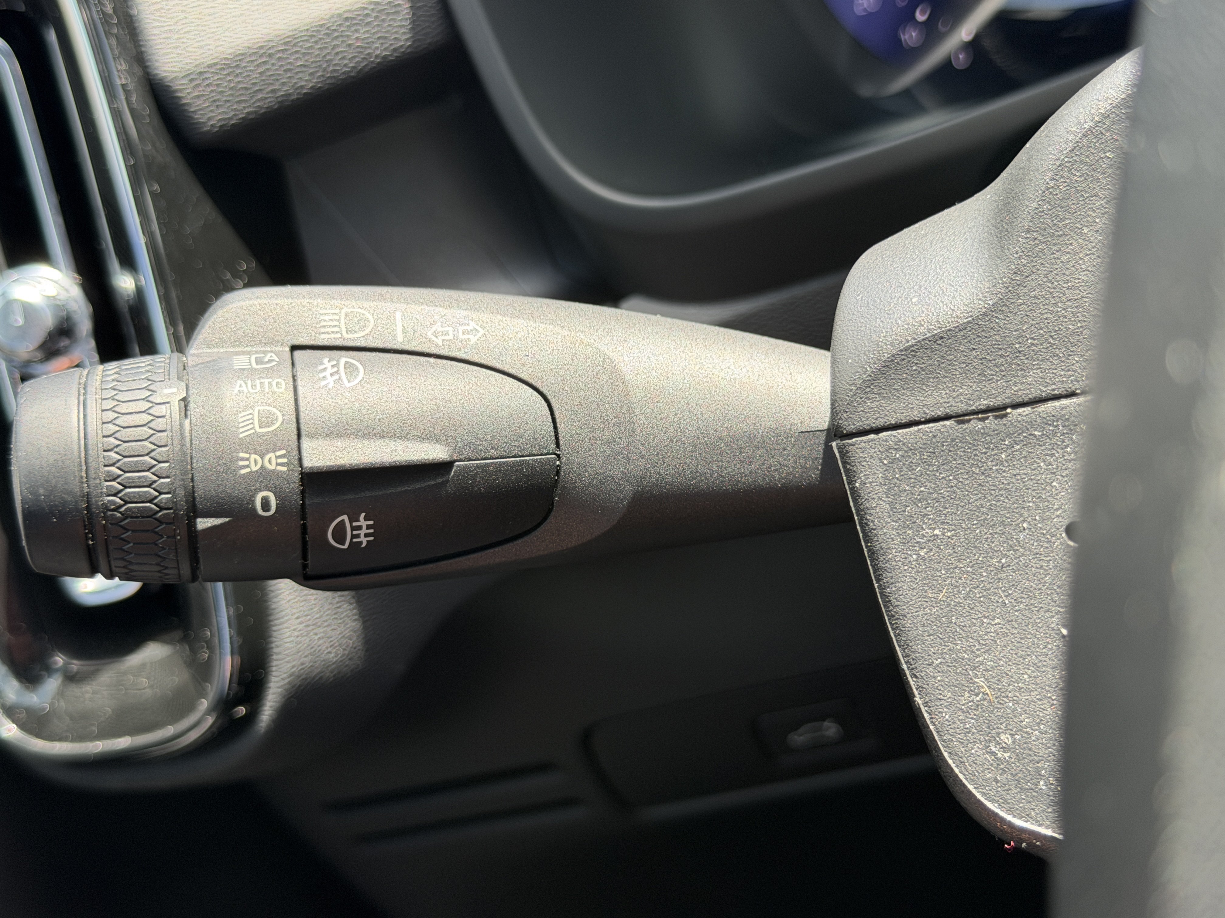 Certified 2023 Volvo C40 Recharge Core AWD/4WD image 24