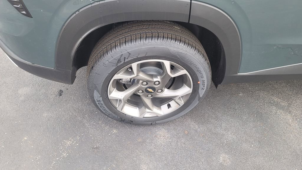 New 2026 Chevrolet Trax LT w/ Driver Confidence Package image 13