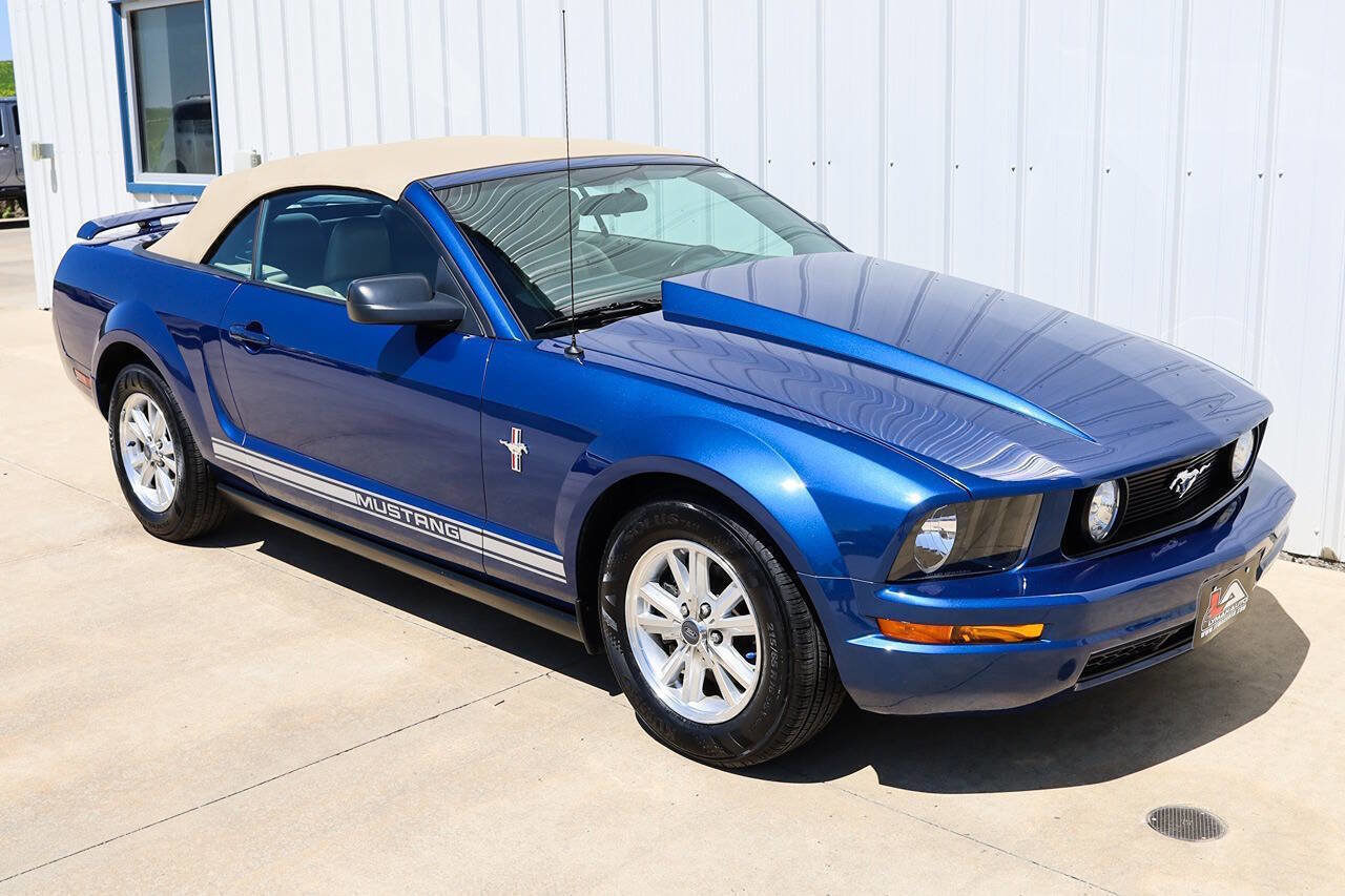 Used 2007 Ford Mustang Premium RWD image 7
