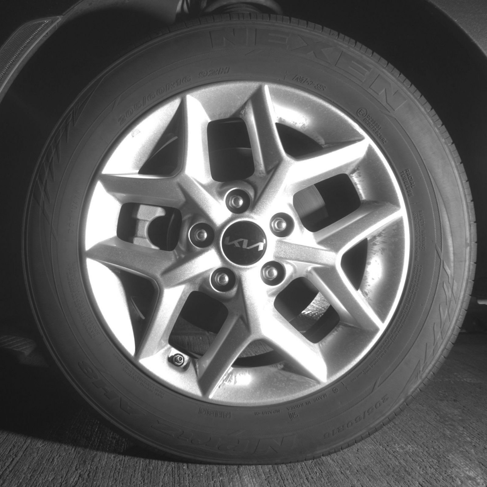 Used 2025 Kia Soul LX w/ LX Technology Package FWD image 12