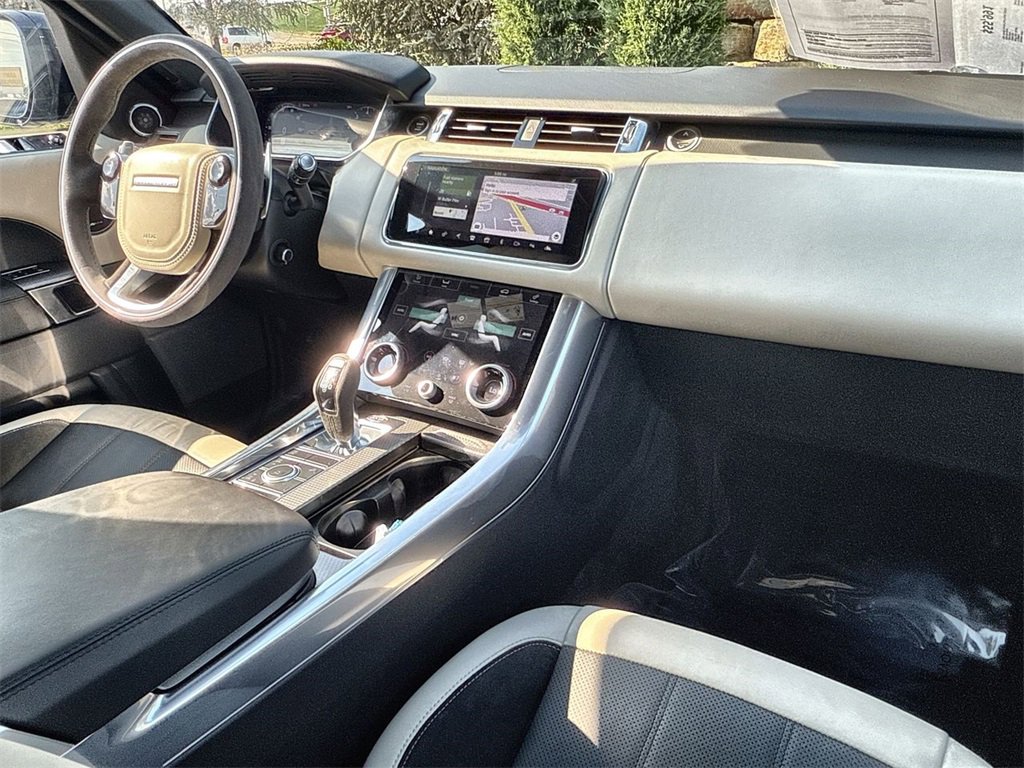 Used 2022 Land Rover Range Rover Sport HST image 14
