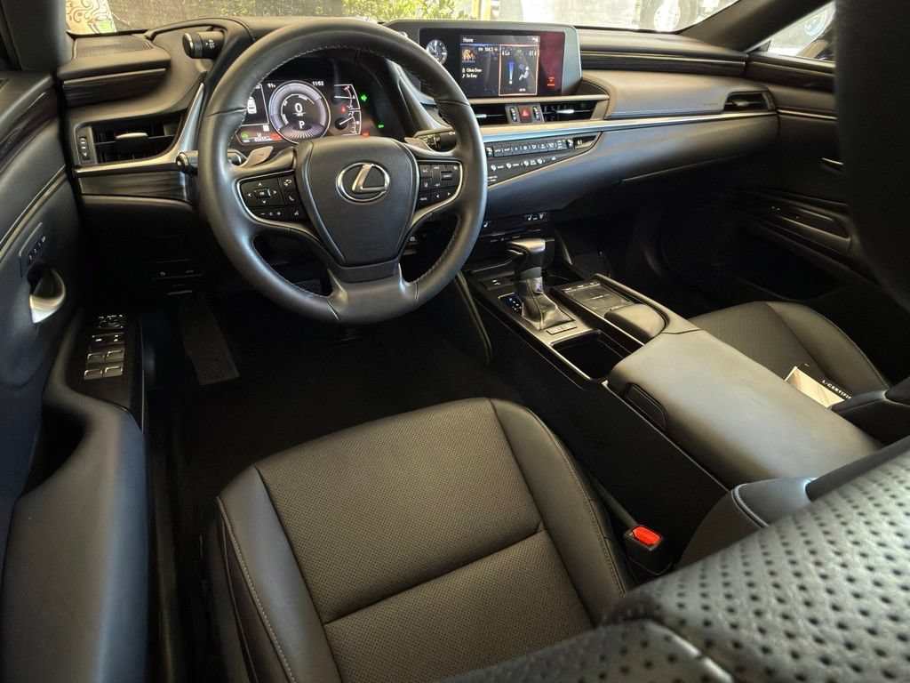 Certified 2021 Lexus ES 300h w/ Premium Package FWD image 14