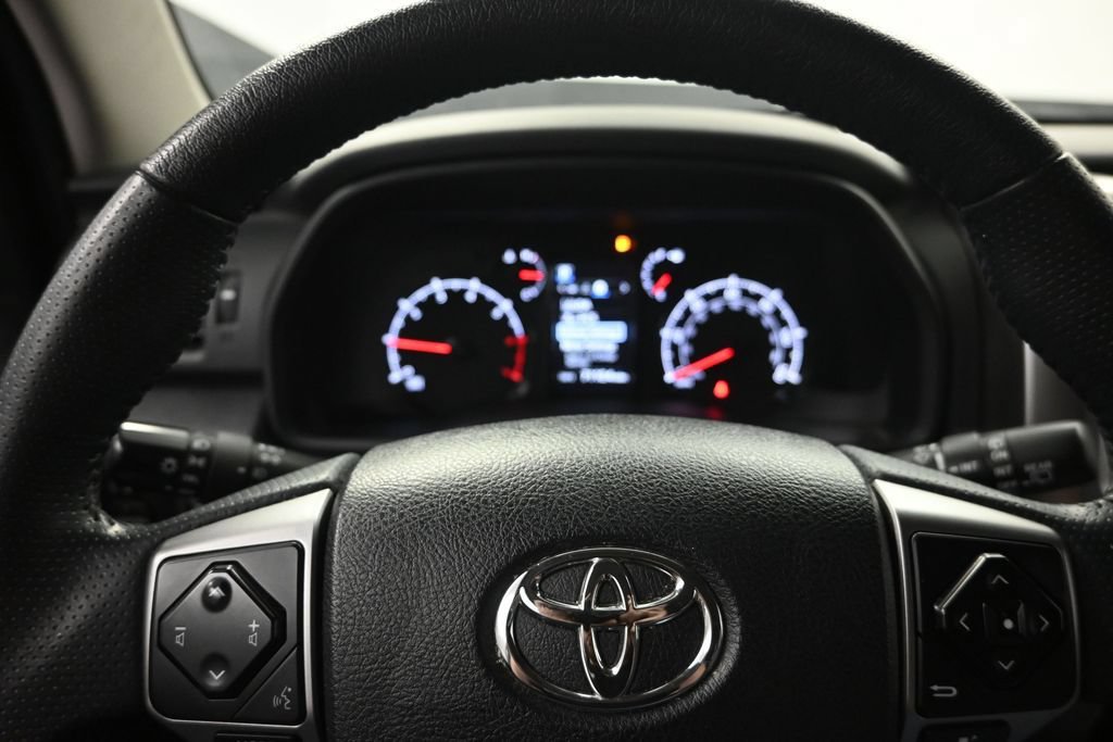 Used 2021 Toyota 4Runner SR5 Premium w/ Moonroof Package AWD/4WD image 16
