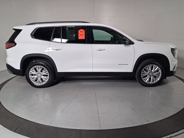Certified 2026 GMC Acadia Elevation w/ Elevation Premium Package AWD/4WD image 3