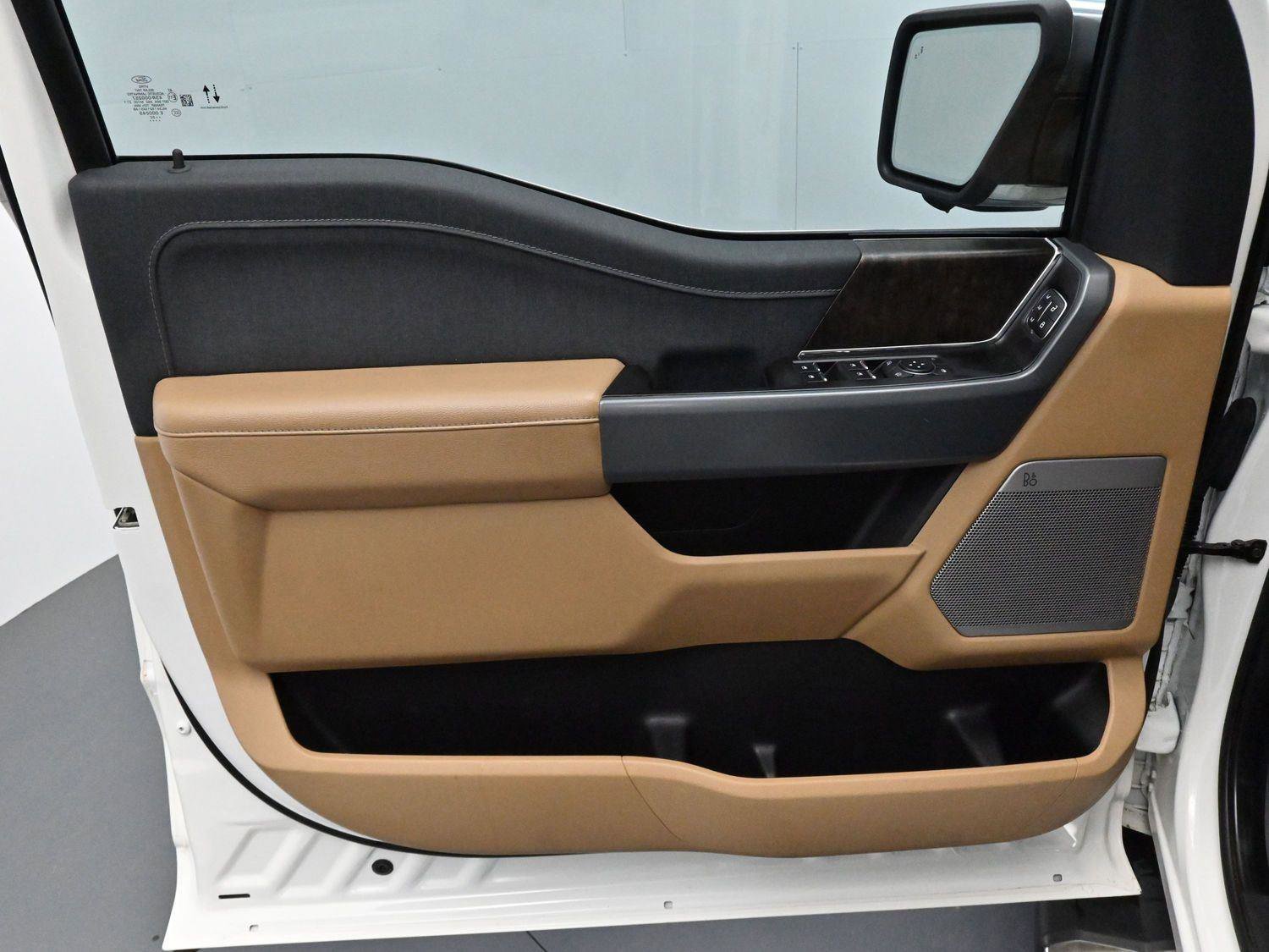 Used 2022 Ford F150 Lariat w/ Equipment Group 502A High image 11