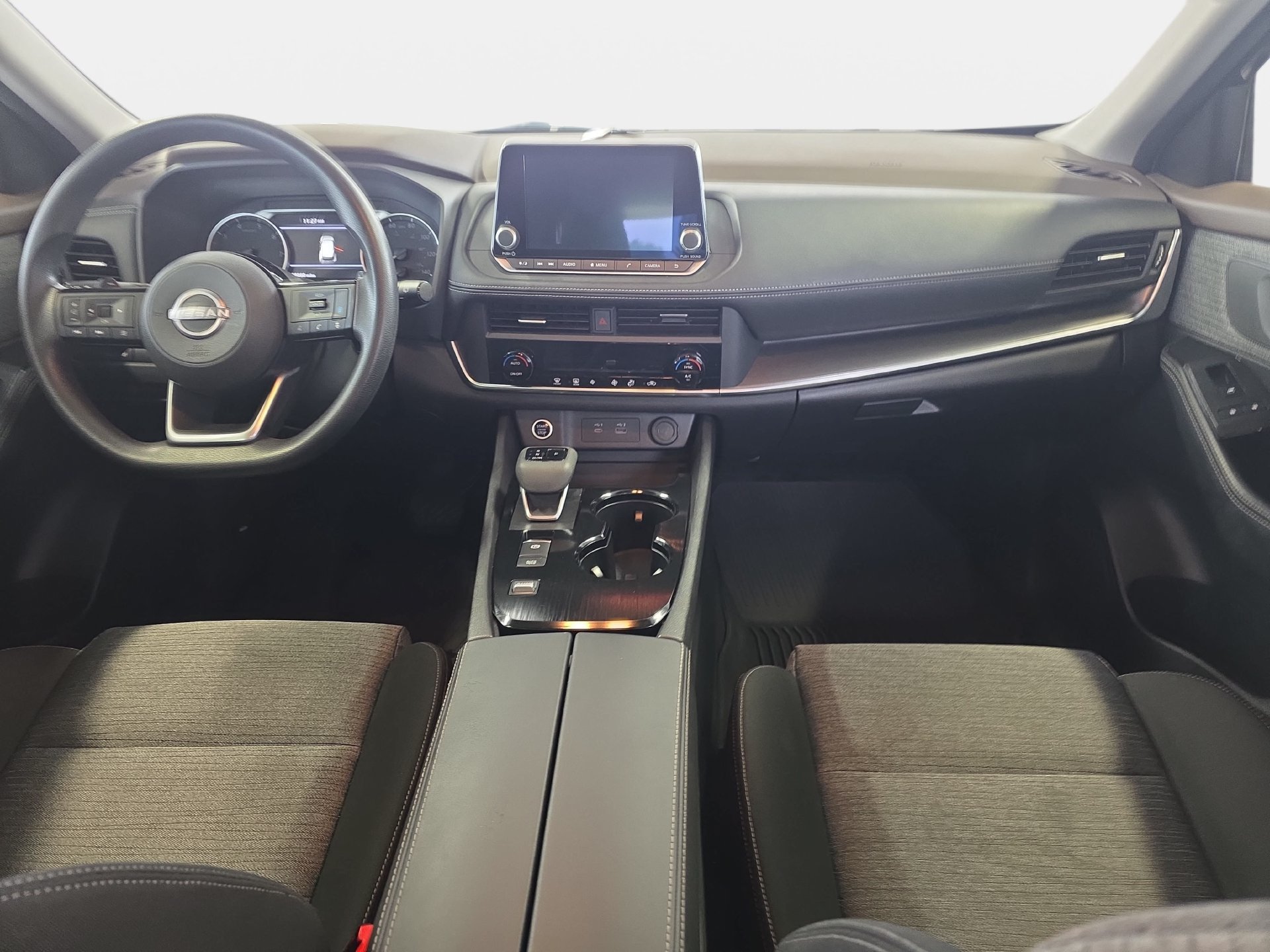 Used 2023 Nissan Rogue SV FWD image 9