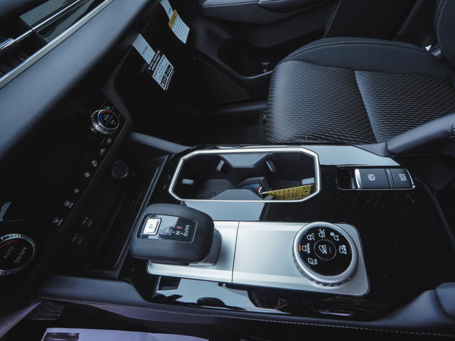 New 2026 Mitsubishi Outlander ES image 28