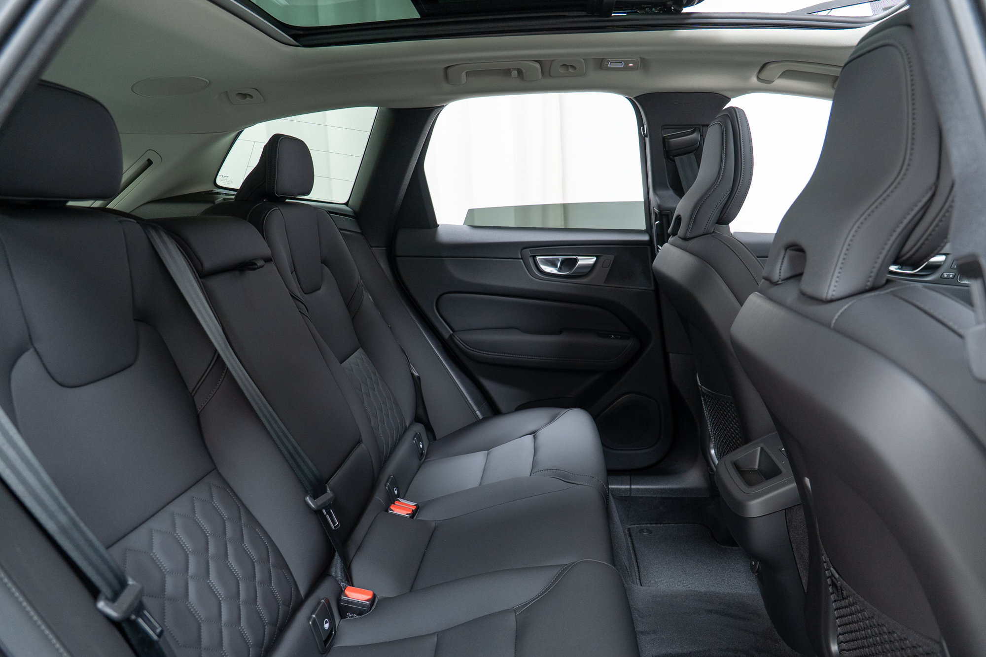 New 2027 Volvo XC60 B5 Plus AWD/4WD image 24