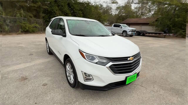 Used 2020 Chevrolet Equinox LS image 2