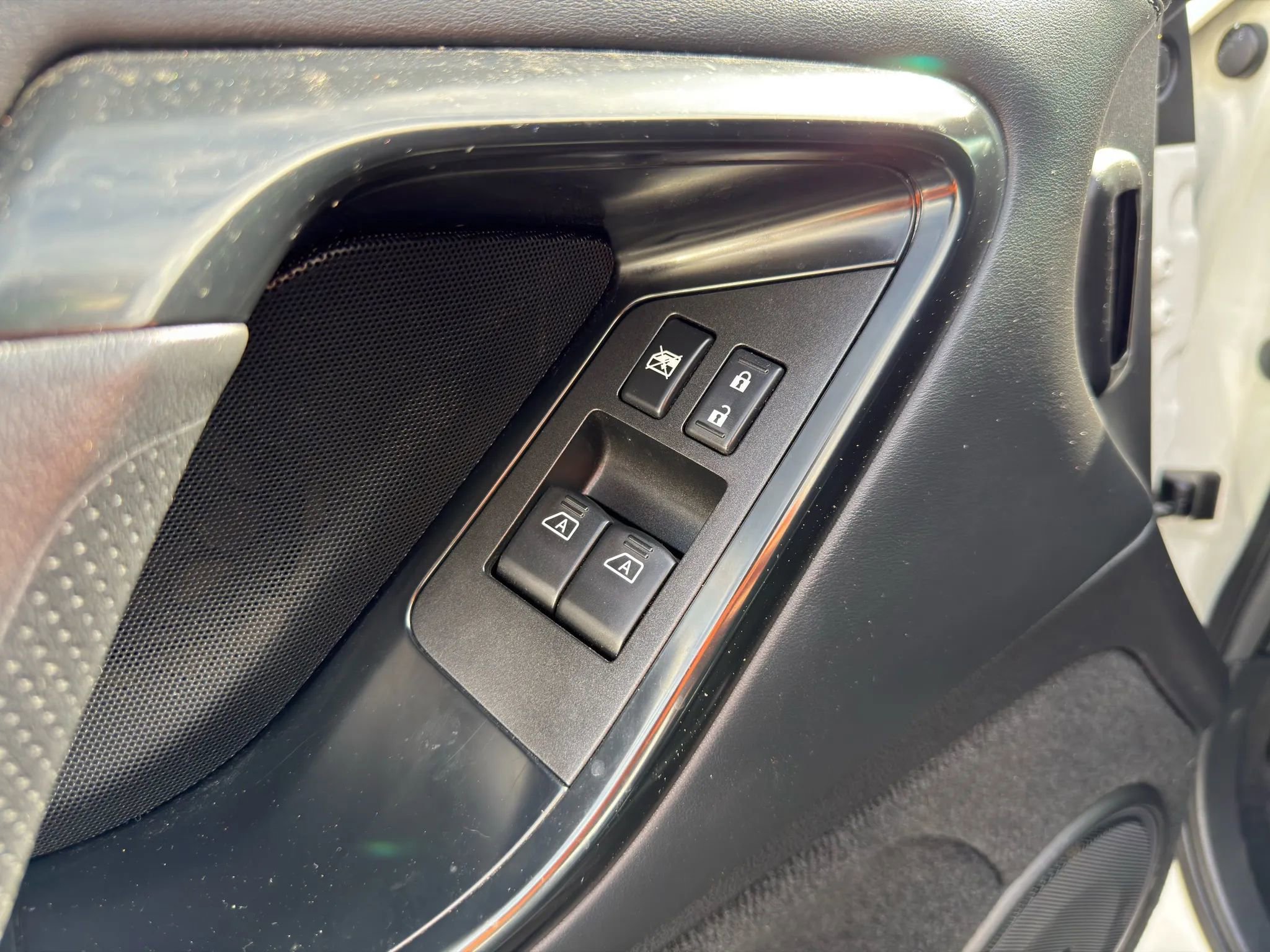 Used 2020 Nissan GT-R Premium w/ Premium Interior Package image 31