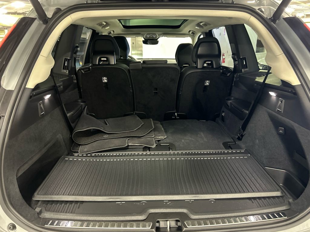 Used 2026 Volvo XC90 B6 Ultra w/ Protection Package image 28