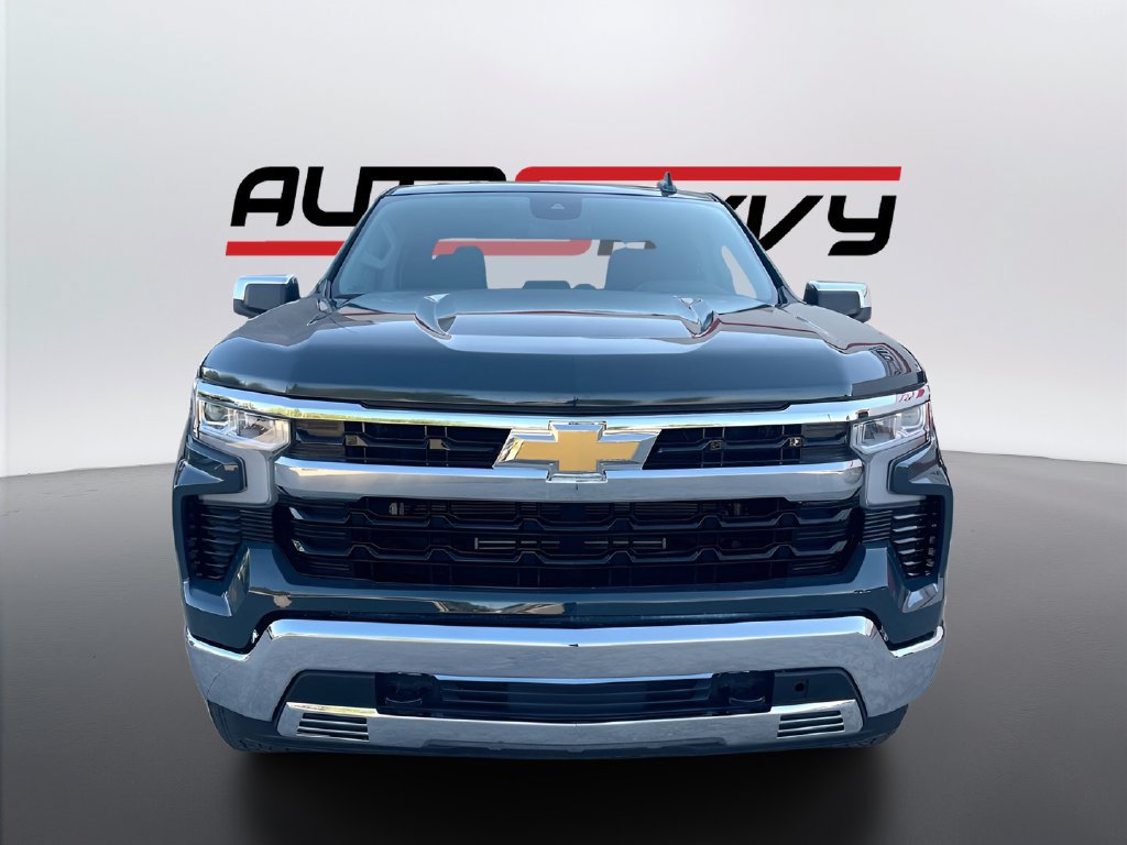 Used 2025 Chevrolet Silverado 1500 LT AWD/4WD image 2