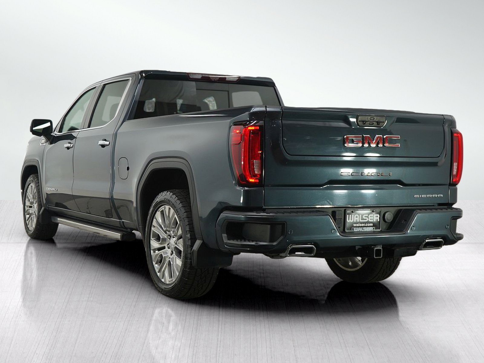 Used 2021 GMC Sierra 1500 Denali w/ Denali Ultimate Package AWD/4WD image 3