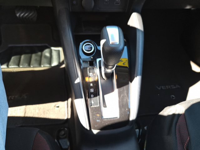 Used 2024 Nissan Versa SR FWD image 20