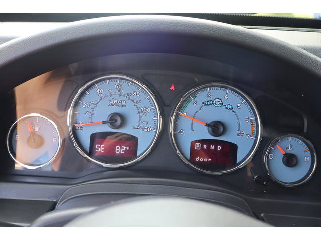 Used 2012 Jeep Liberty Arctic AWD/4WD image 17