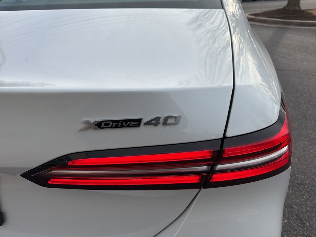 Used 2025 BMW i5 xDrive40 w/ Premium Package image 26