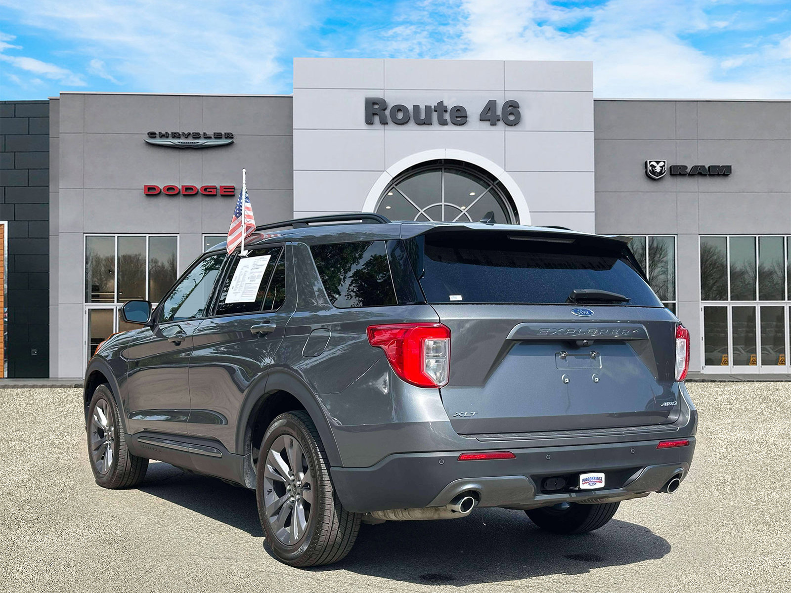 Used 2023 Ford Explorer XLT w/ Equipment Group 202A AWD/4WD image 4