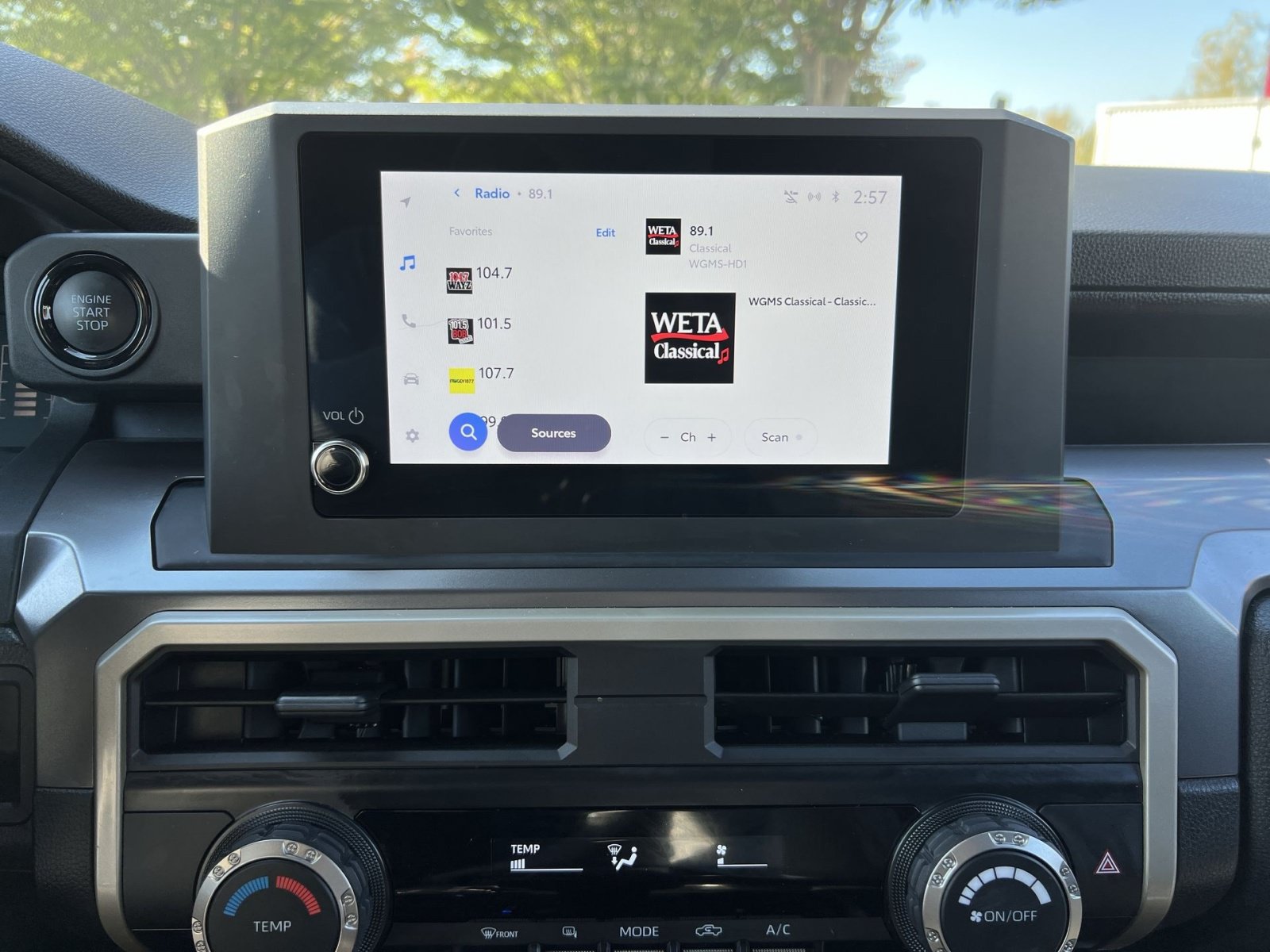 Used 2025 Toyota Tacoma SR5 AWD/4WD image 17