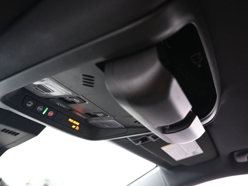 Used 2022 Chevrolet Equinox RS w/ Infotainment Package image 33