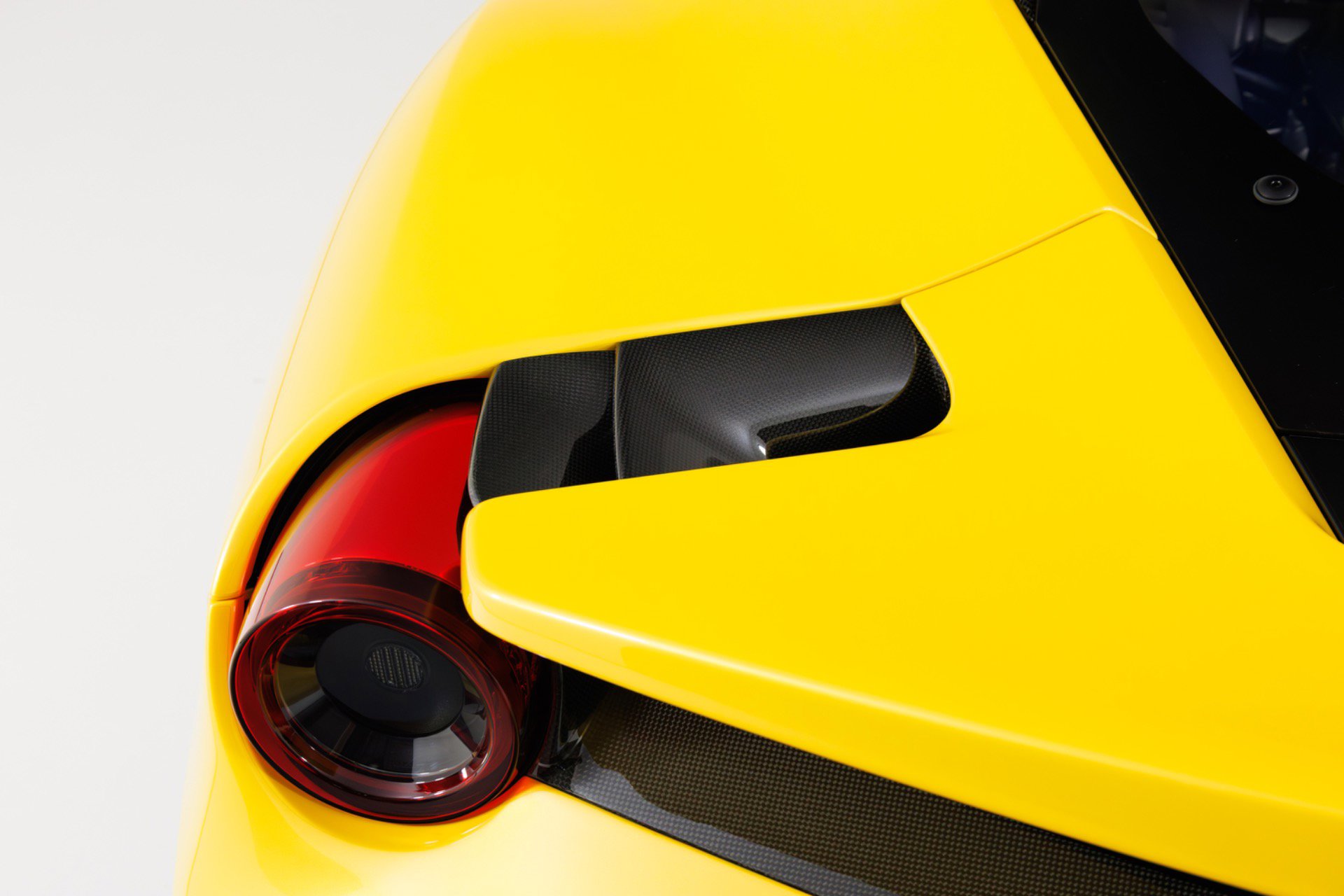 Used 2020 Ferrari 488 Pista image 71