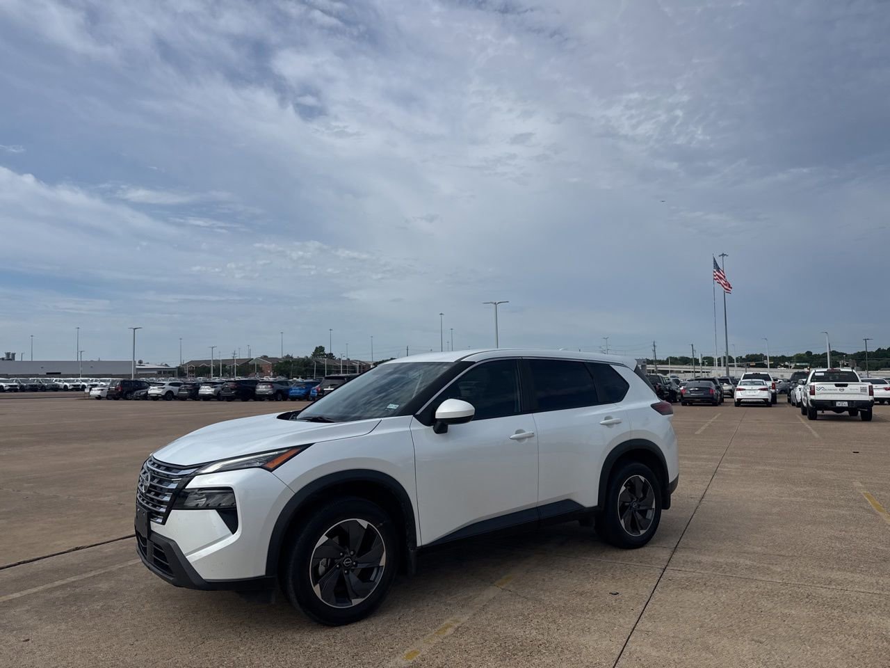 Certified 2024 Nissan Rogue SV FWD image 9