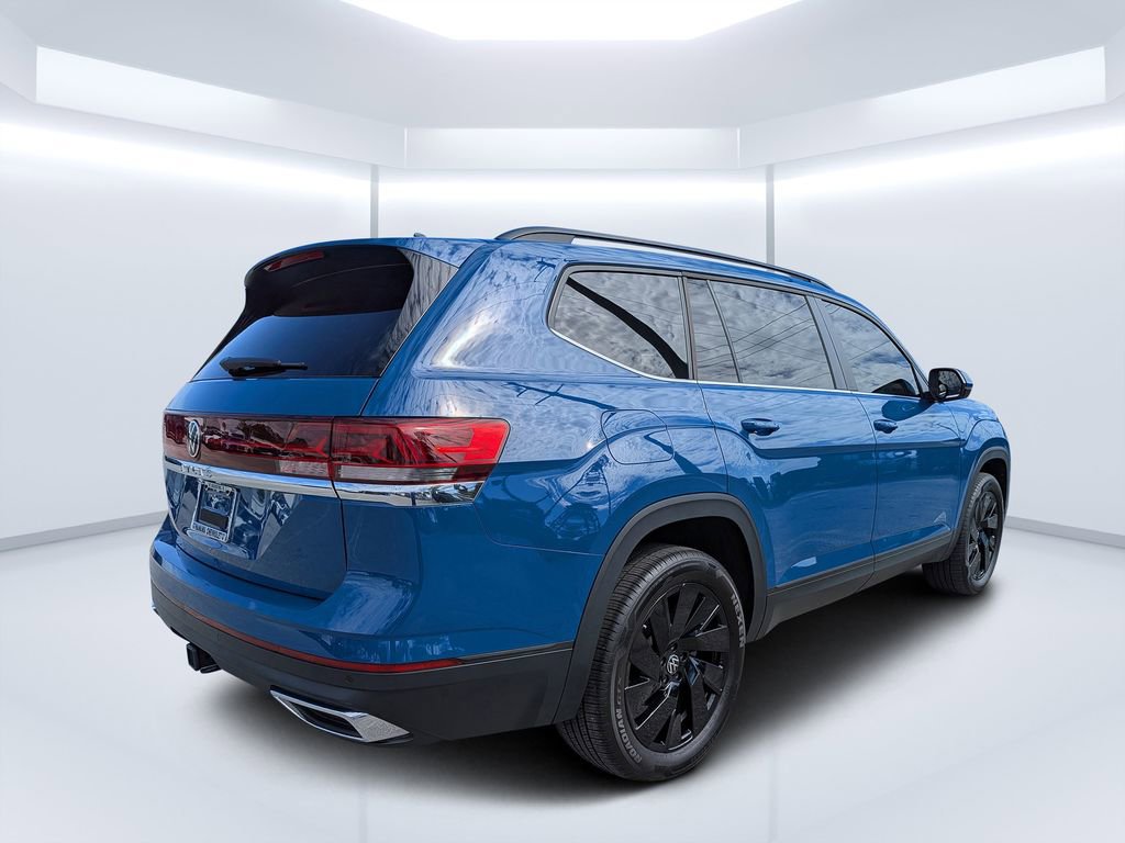 Used 2025 Volkswagen Atlas SE image 3