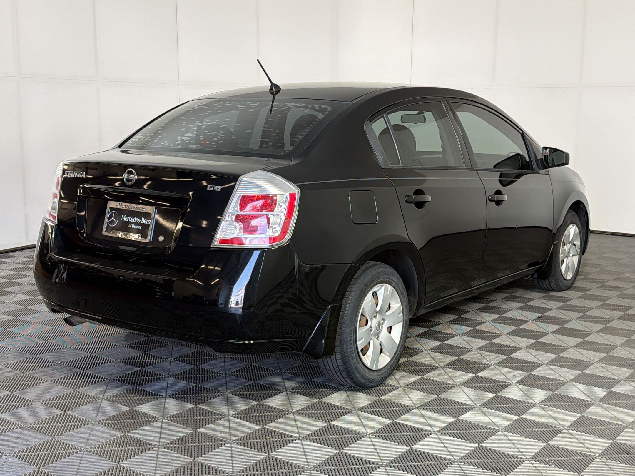 Used 2009 Nissan Sentra 2.0 FE+ FWD image 9
