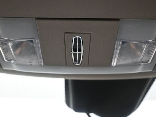 Used 2015 Lincoln MKX AWD w/ Equipment Group 101A image 24