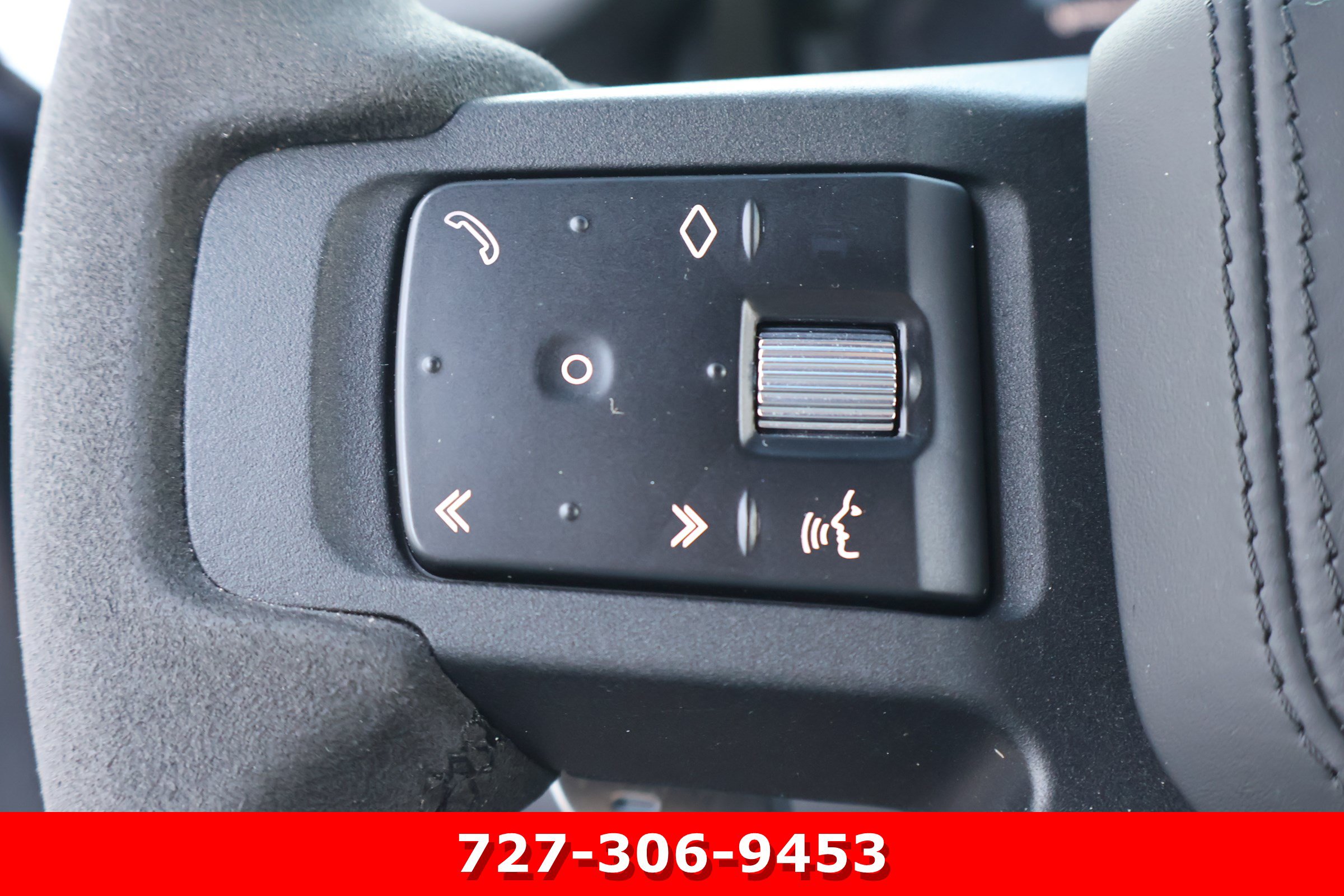 Used 2023 Land Rover Defender 110 V8 AWD/4WD image 24