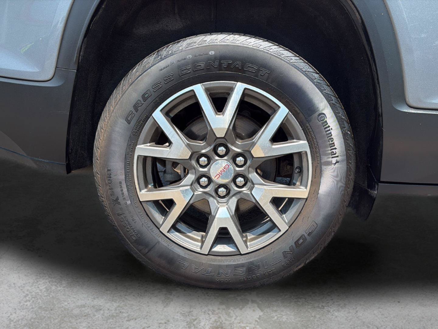 Used 2020 GMC Acadia SLE FWD image 23