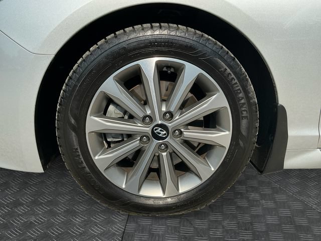 Used 2016 Hyundai Sonata Limited w/ Option Group 05 FWD image 14
