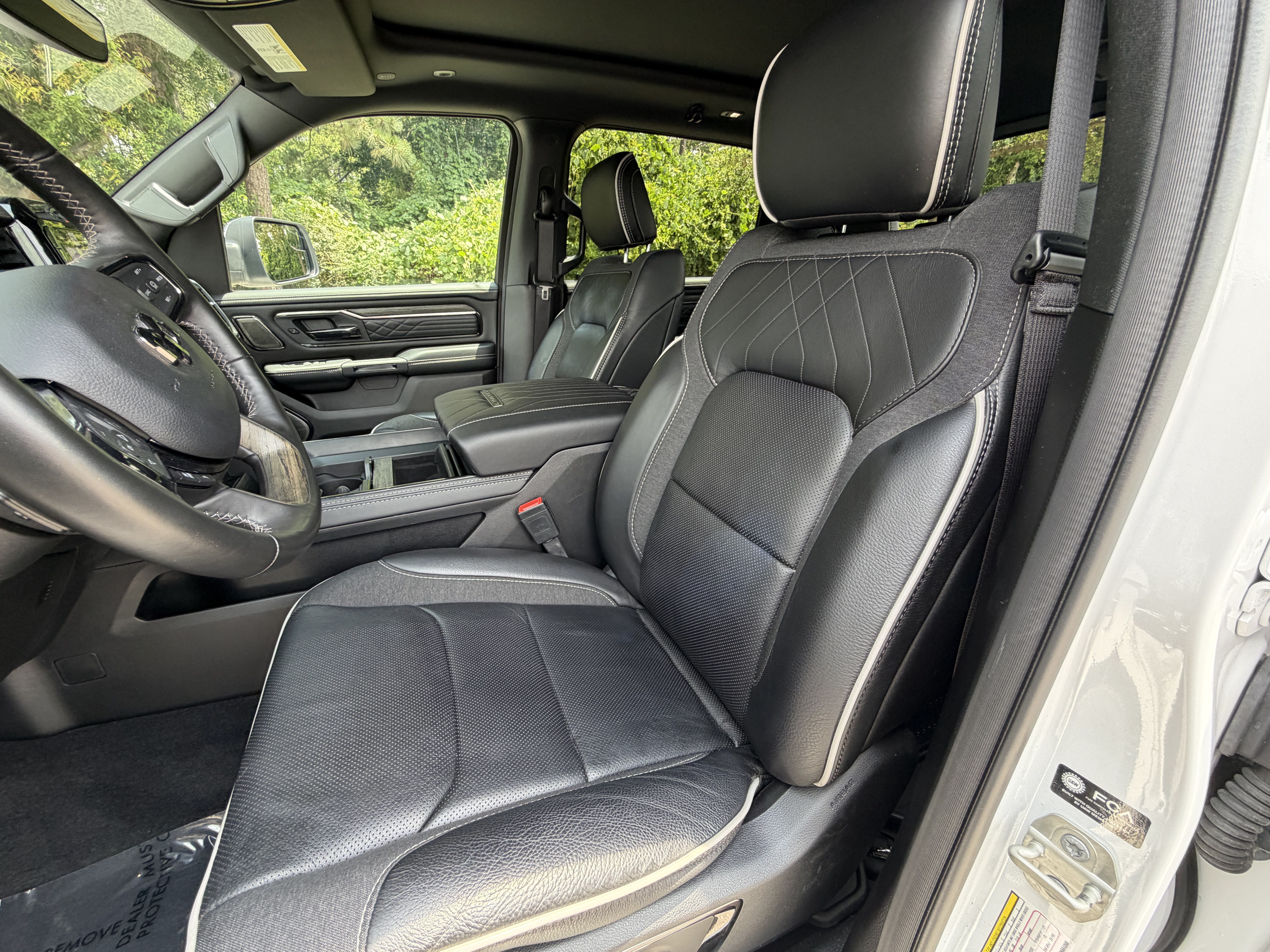 Used 2025 RAM 1500 Limited w/ Off Road Group AWD/4WD image 17